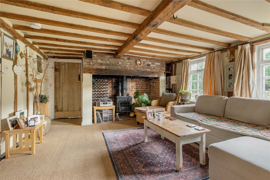 Property photo 2 of 18 Sitting Room