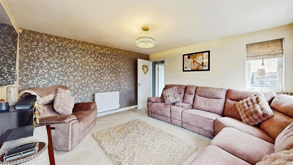 Property photo 3 of 25 94A3Ced1-9-West-Dean-Close-08182026_210512.Jpg