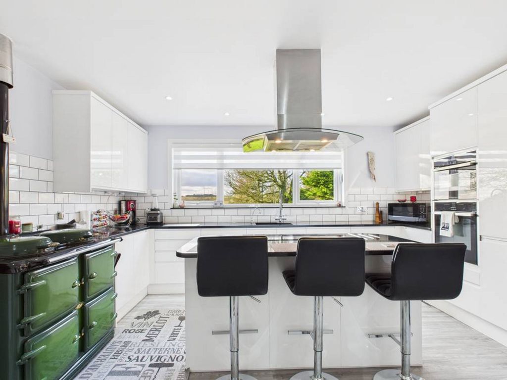 Property photo 3 of 41