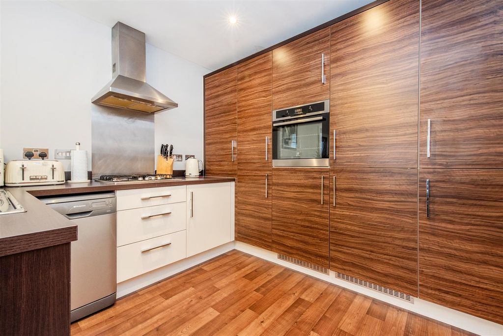 Property photo 2 of 13 Lounge/Kitchen