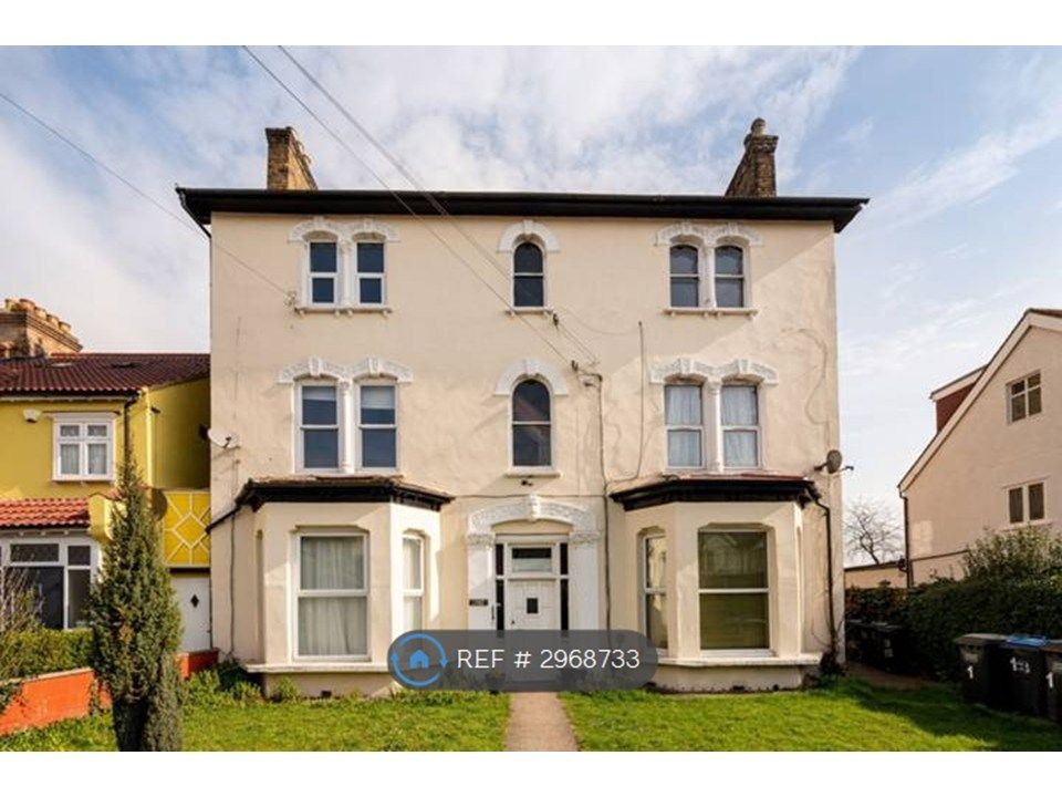 Property photo 1 of 8 House Front