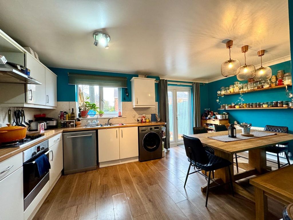 Property photo 3 of 12 Kitchen Diner