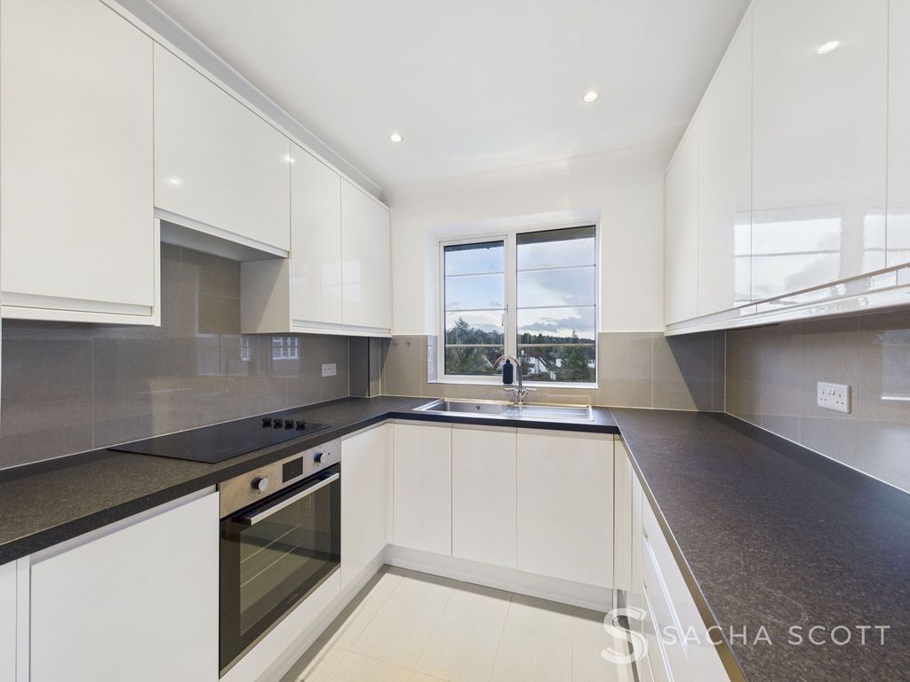 Property photo 3 of 16 Kitchen