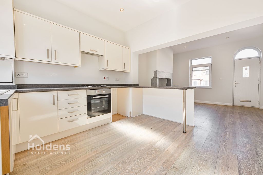 Property photo 2 of 15