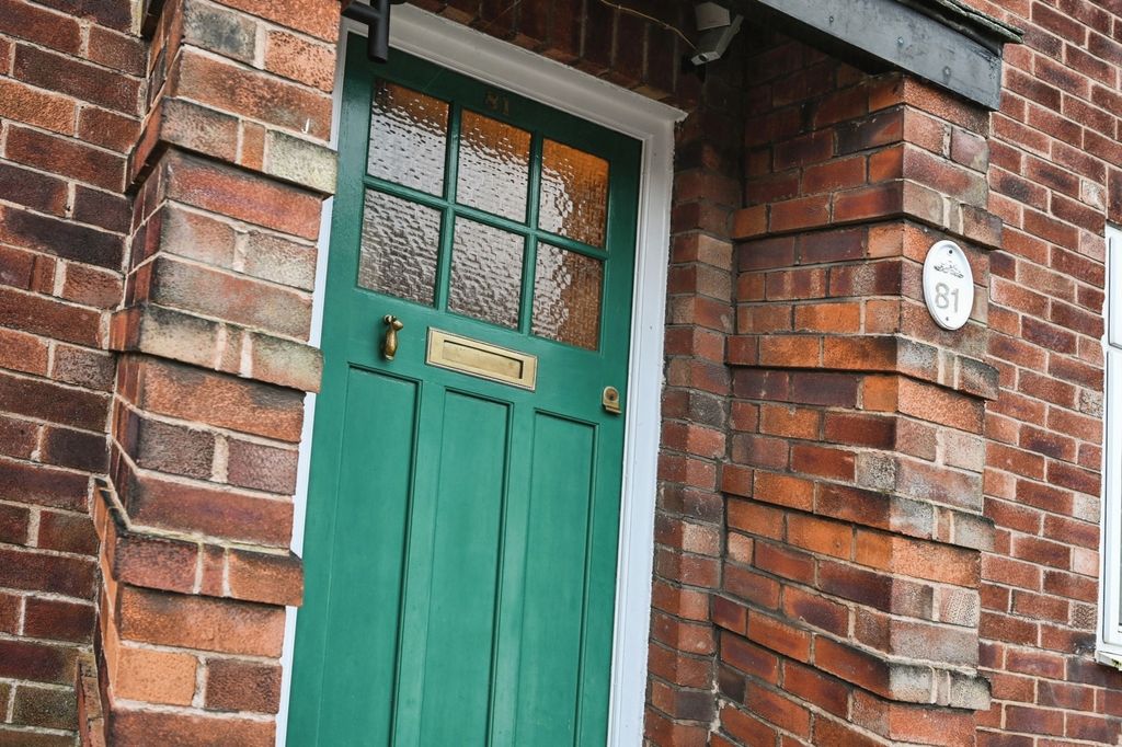 Property photo 1 of 20 Front View