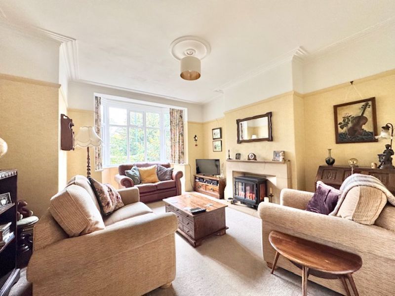 Property photo 2 of 24 Lounge