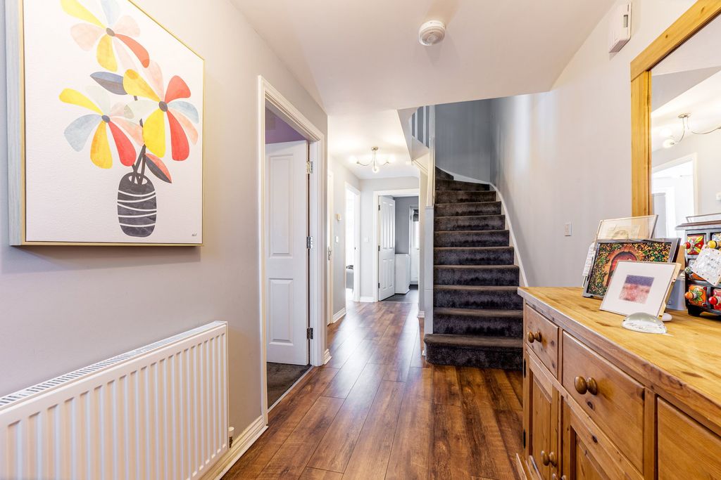 Property photo 2 of 24