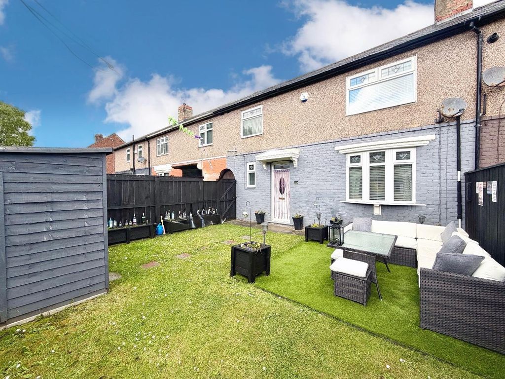 Property photo 1 of 12 External