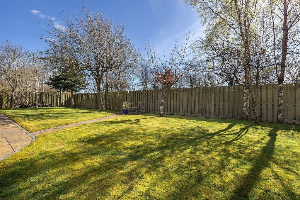 Property photo 2 of 29 Garden