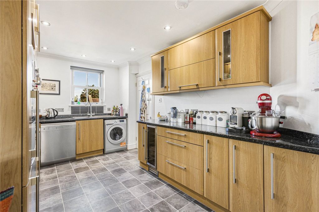 Additional image 5 of 2 bed flat for saleRutherway, Waterside OX2