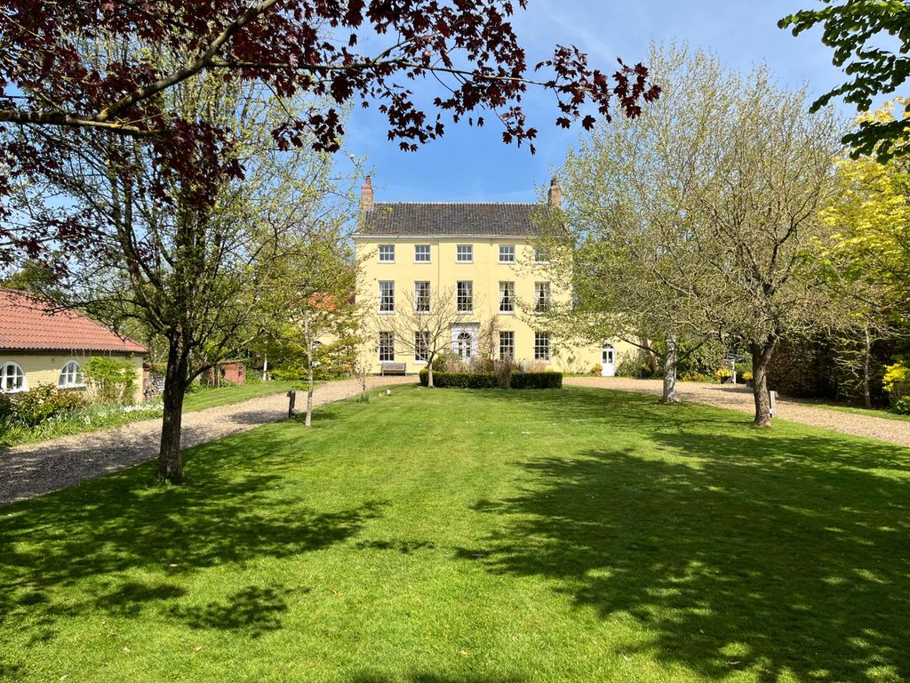 Property photo 1 of 34 3927040