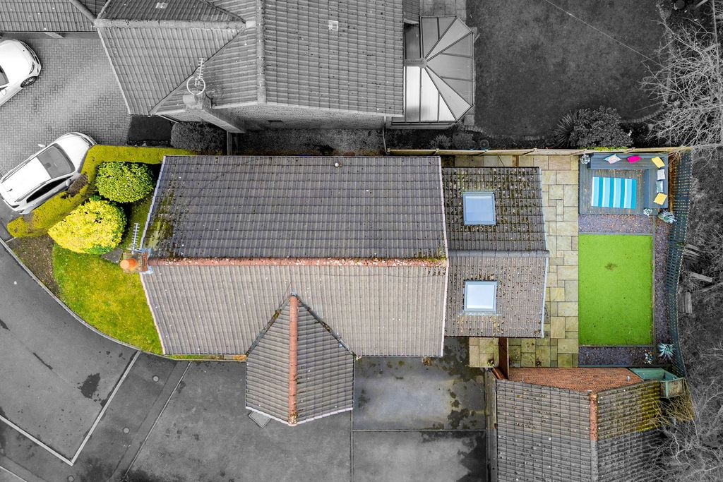 Property photo 2 of 35