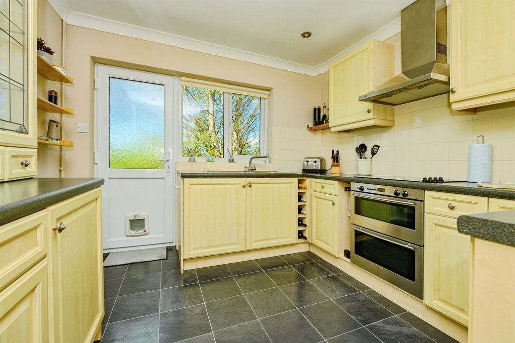 Property photo 3 of 16