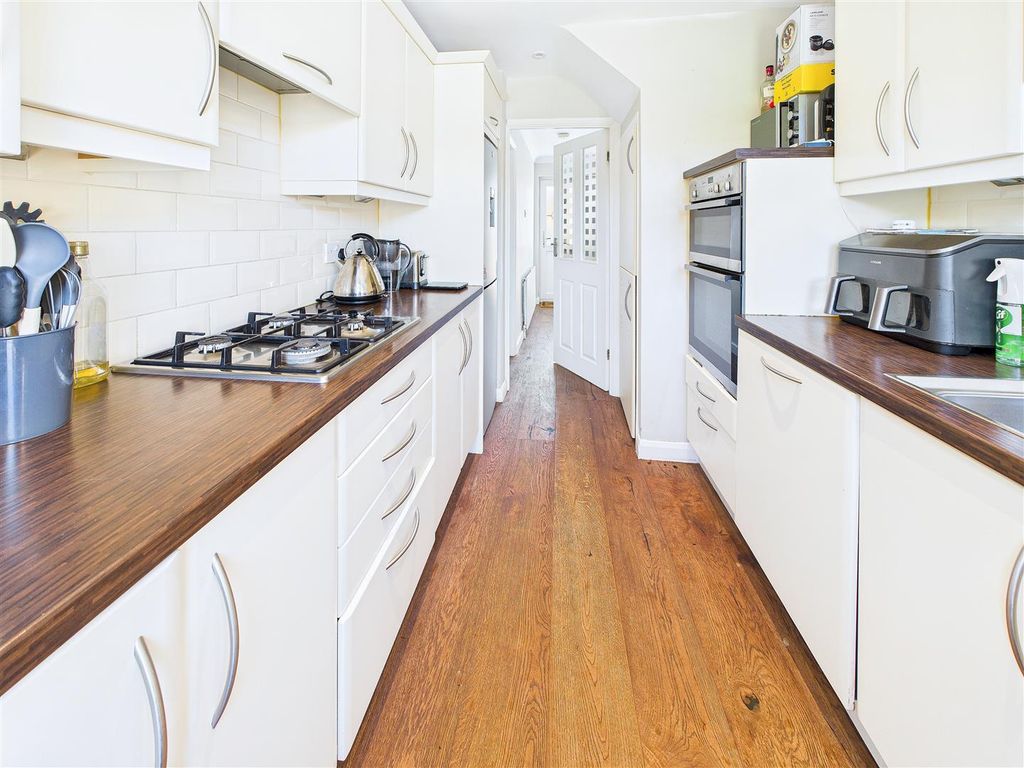 Property photo 3 of 18