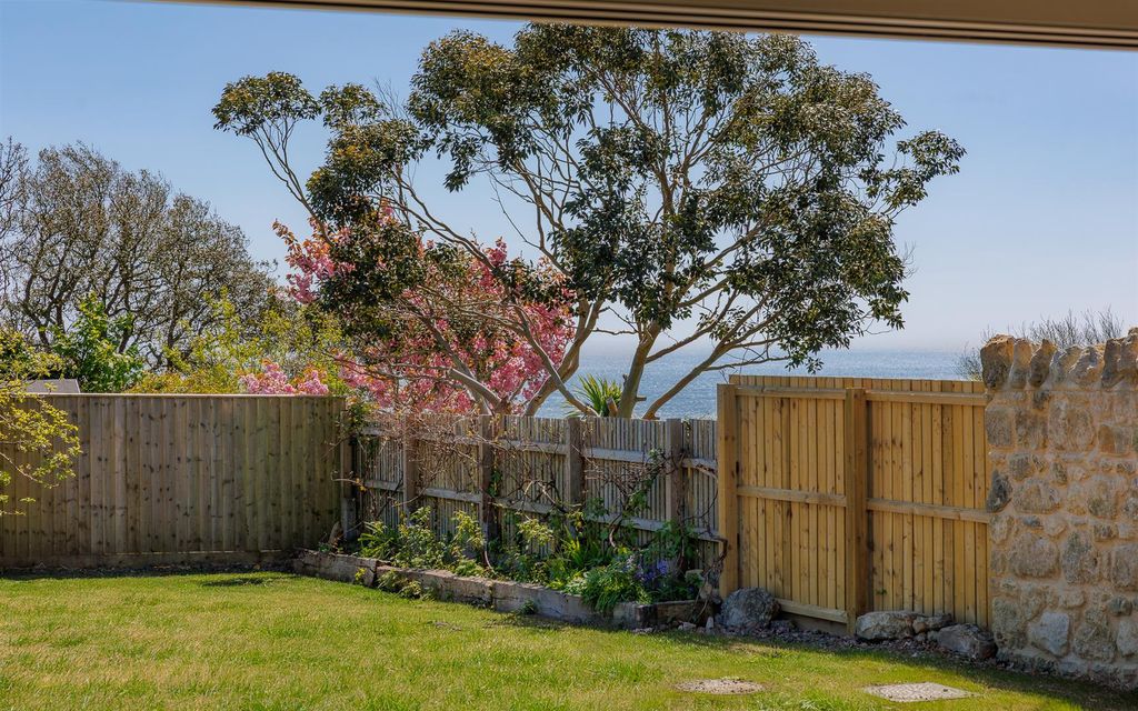 Property photo 3 of 20