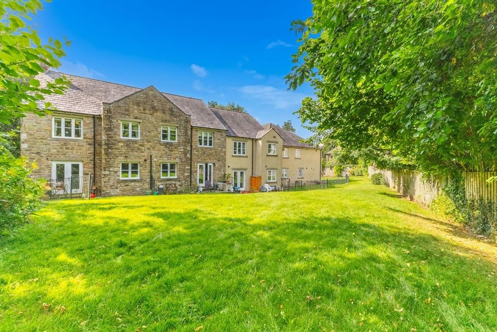 Property photo 2 of 18