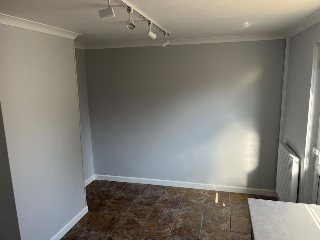 Property photo 3 of 19 Dining Room