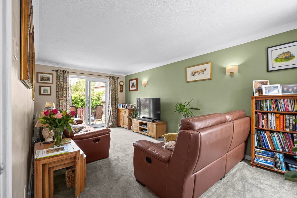 Property photo 3 of 23
