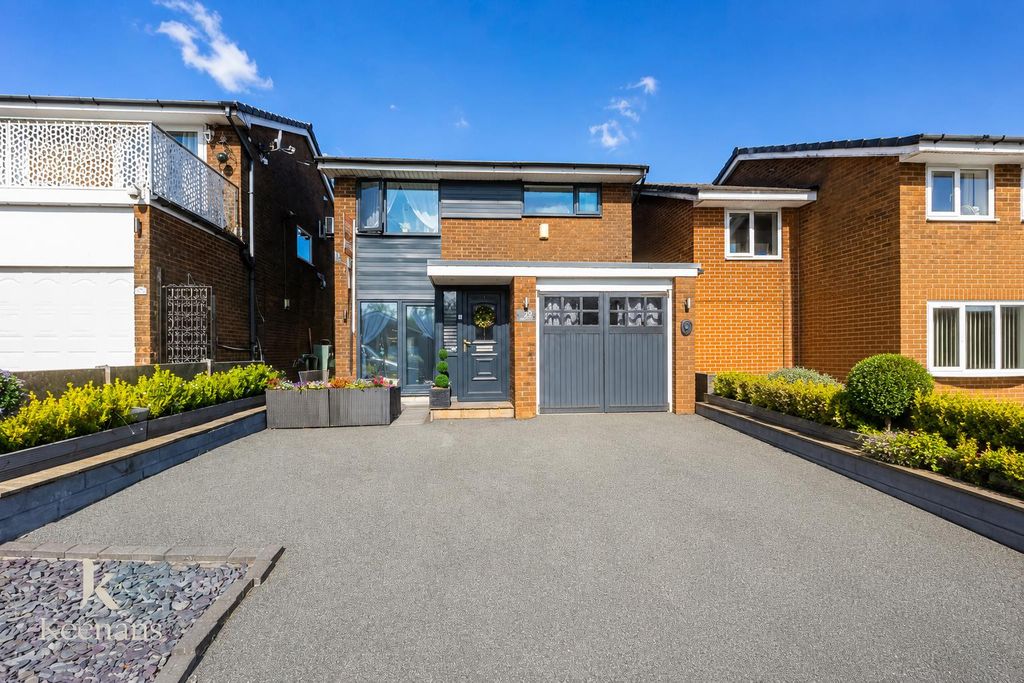 Property photo 1 of 32 Hyacinth Close-32.Png