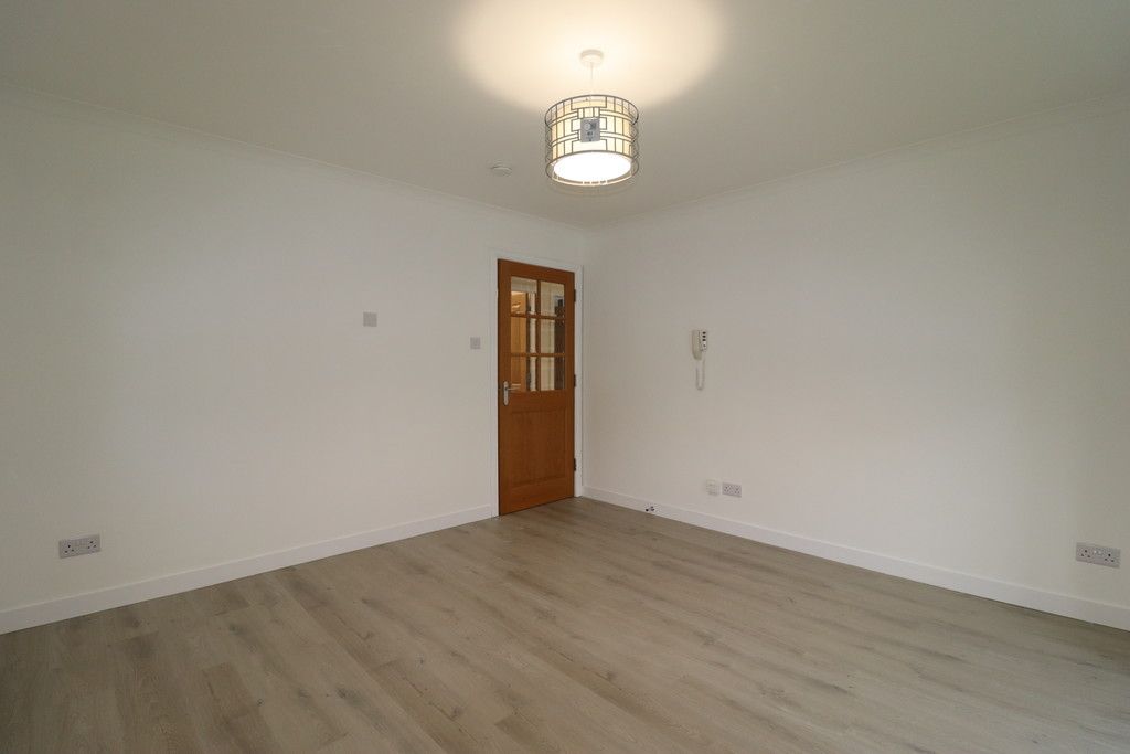 Property photo 3 of 13 Img_4892