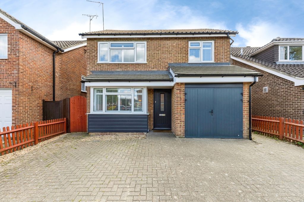 4 bed detached house for saleChurch Road, Broadbridge Heath, Horsham, West Sussex RH12