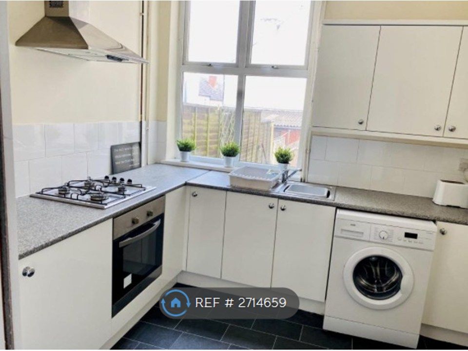 Property photo 2 of 2 Kitchen