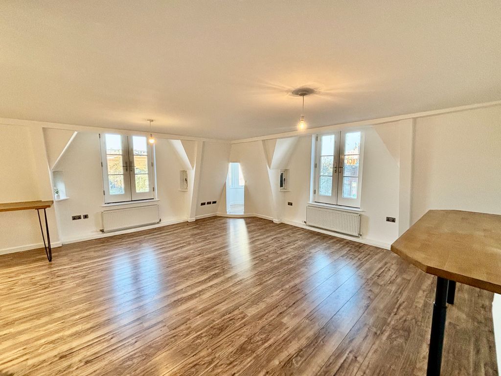 Property photo 3 of 7 Living Area