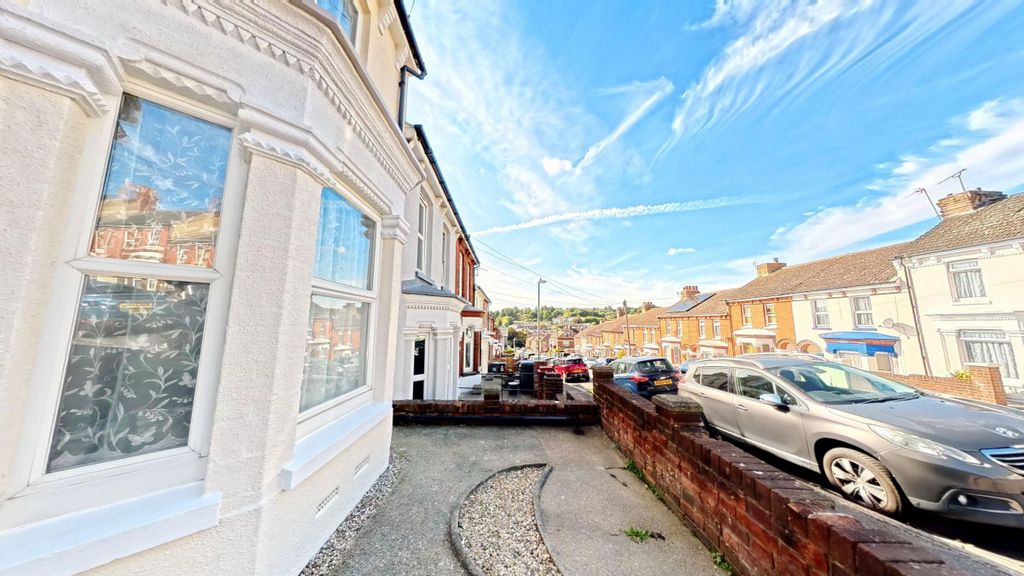Property photo 3 of 29
