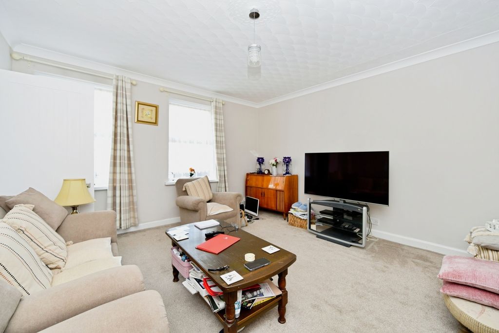 Property photo 3 of 17 Photo