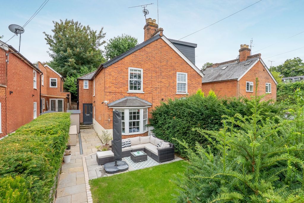 Property photo 1 of 9