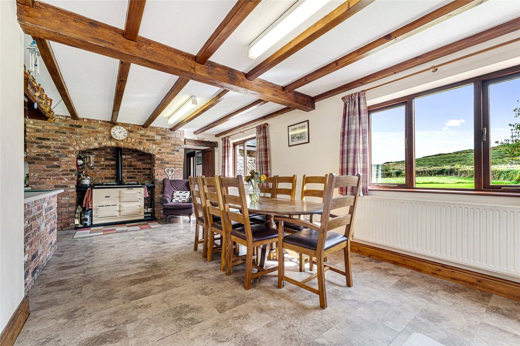 Property photo 3 of 28 Kitchen Diner