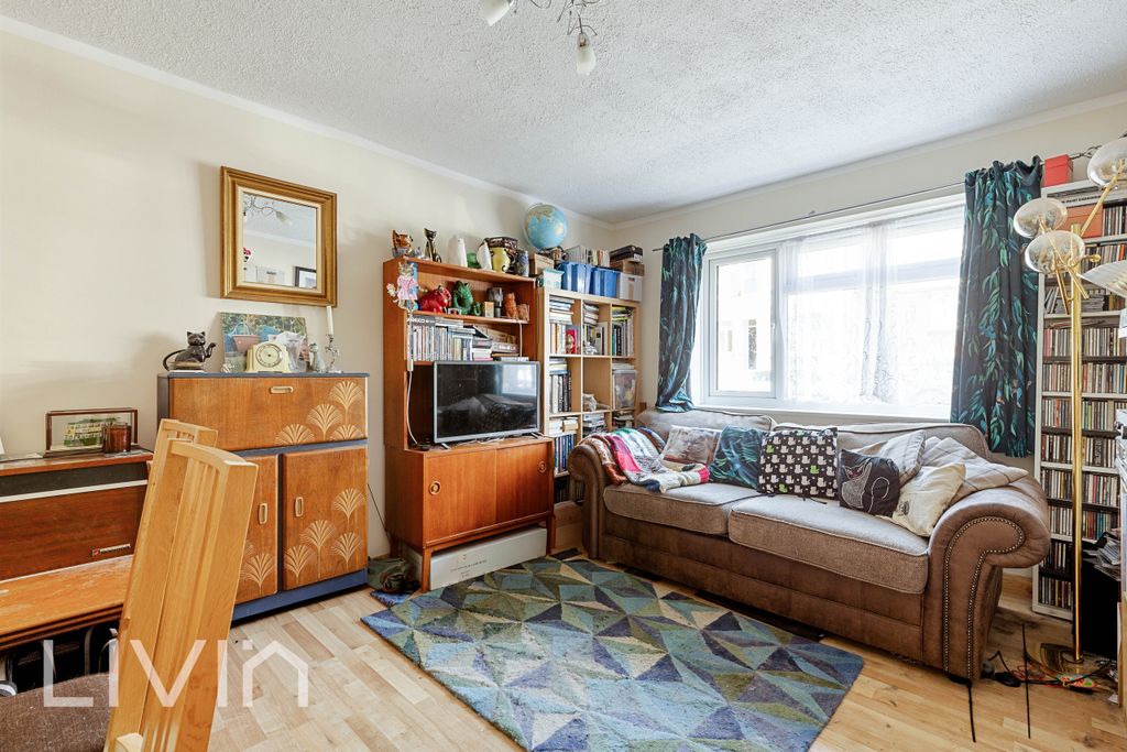 Property photo 2 of 12 918A5999