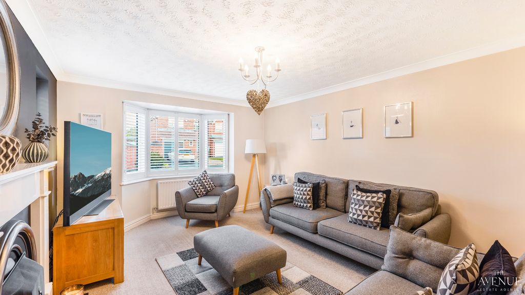 Property photo 2 of 31 4597305