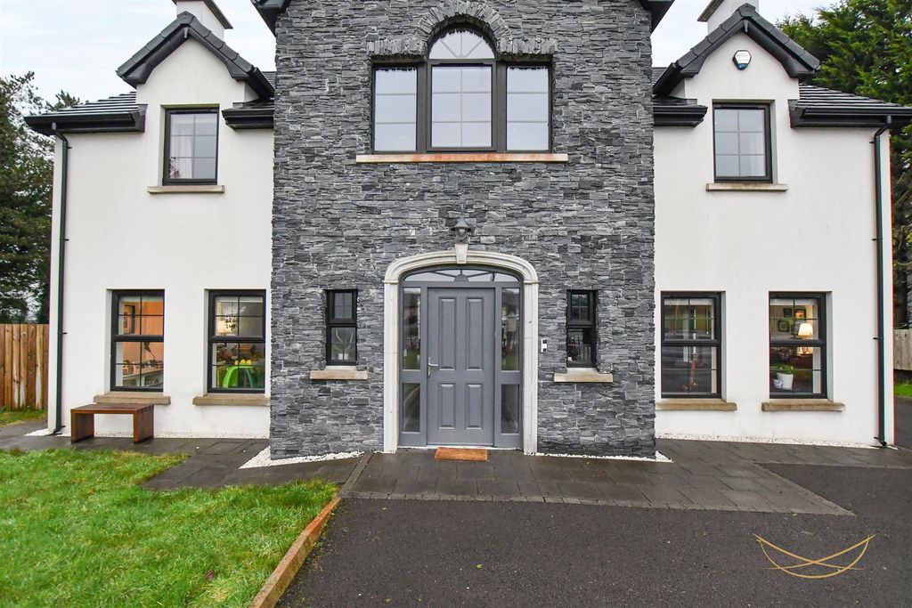 Property photo 3 of 65 Dhp-20.Jpg