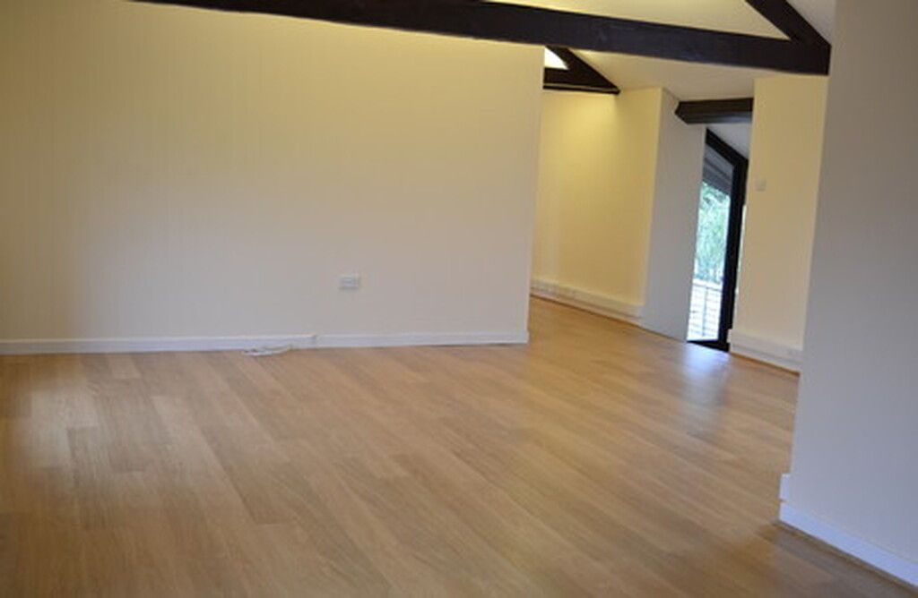 Property photo 3 of 7 Lounge