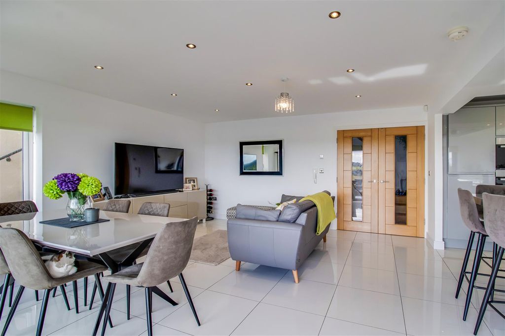 Additional image 9 of 5 bed detached house for saleFoxroyd Lane, Dewsbury WF12