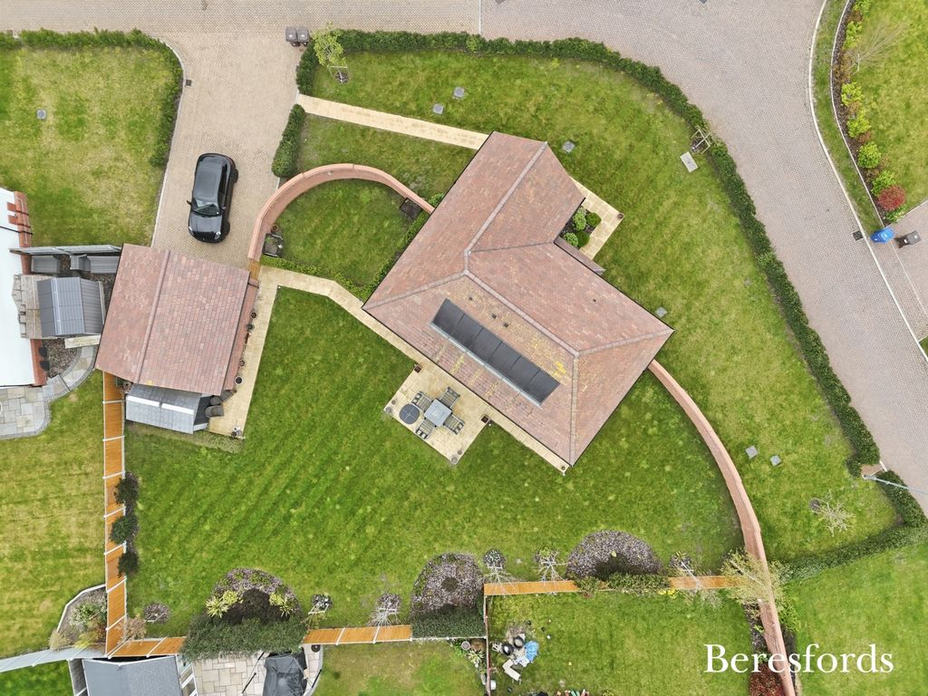 Property photo 2 of 48 Picture No. 06