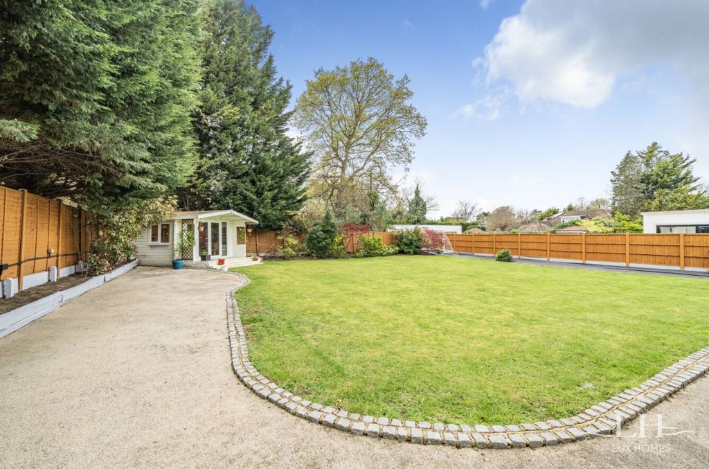 Property photo 2 of 36