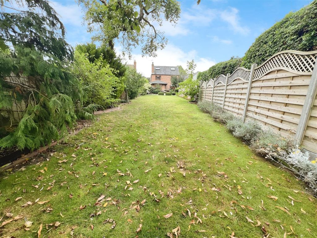 Property photo 2 of 36 Garden
