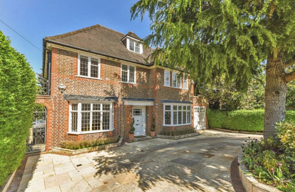 Property photo 1 of 11