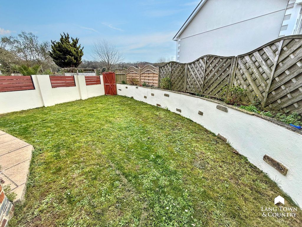 Property photo 3 of 20