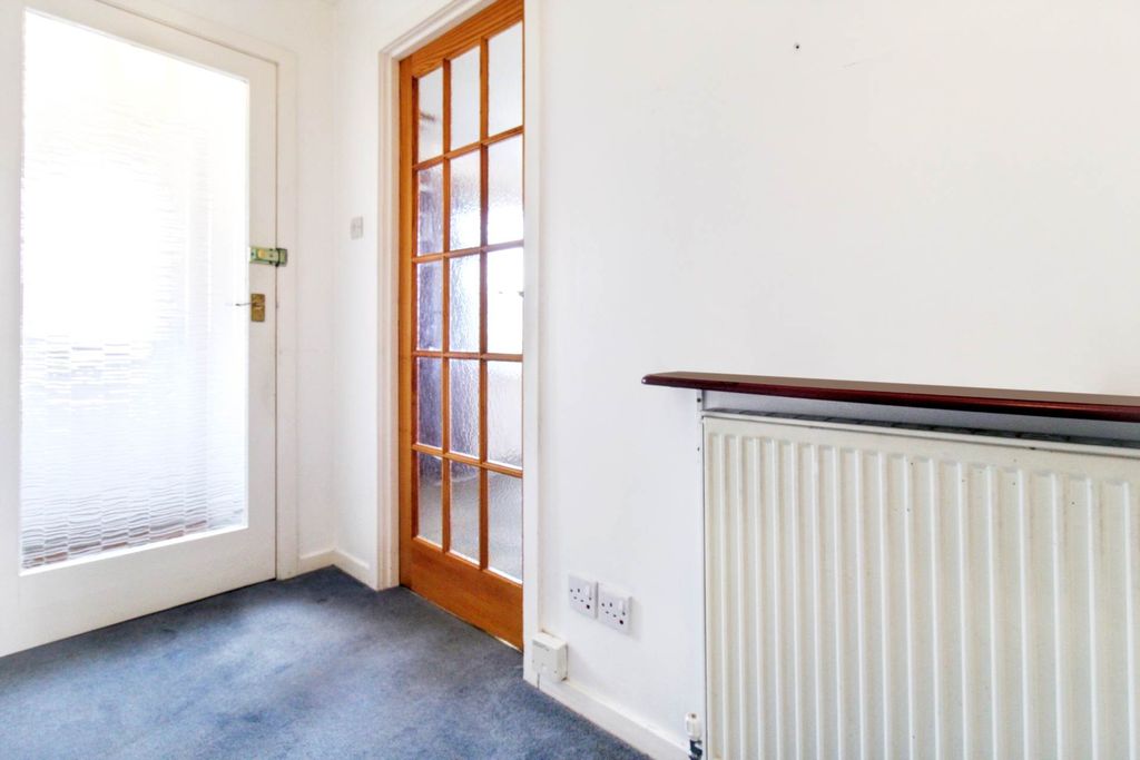 Property photo 3 of 25