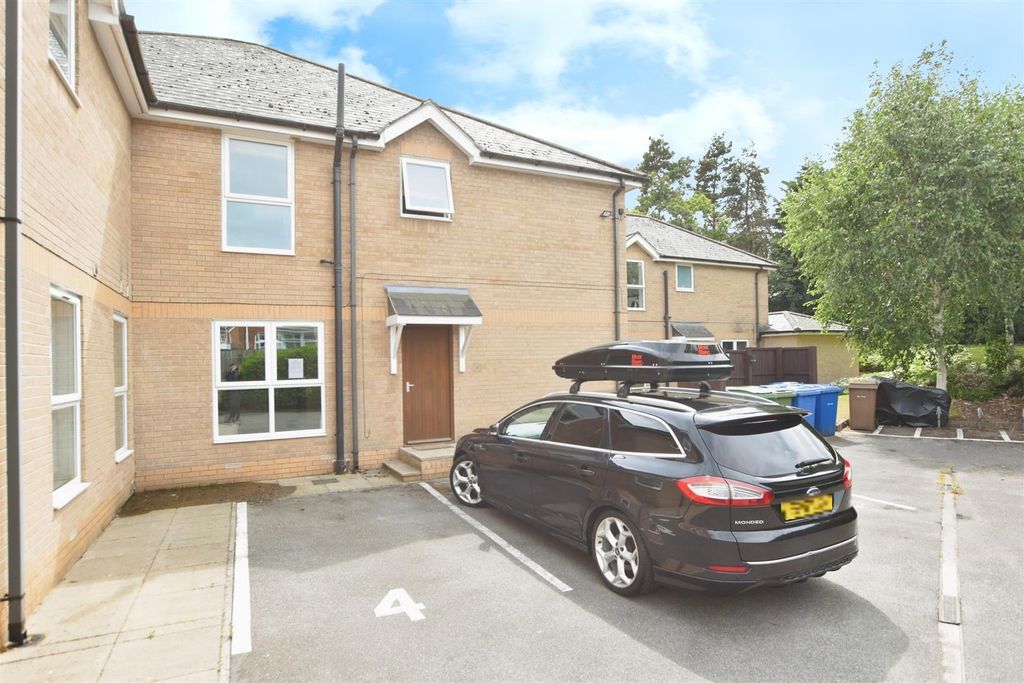 Property photo 1 of 10 External