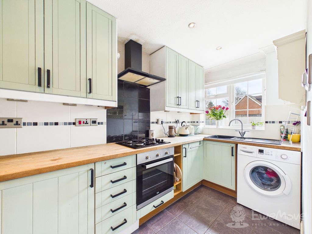 Property photo 2 of 13 Kitchen