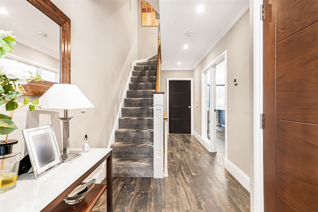 Property photo 3 of 38 17_70090.Jpg