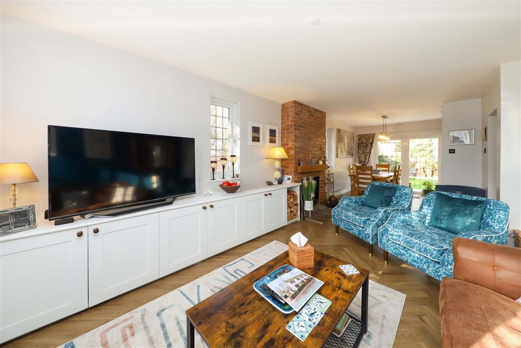 Property photo 2 of 14 Living Room