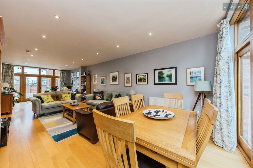 Property photo 3 of 32 Picture No. 45