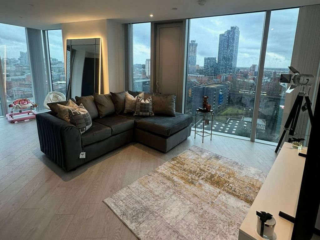 Property photo 1 of 21