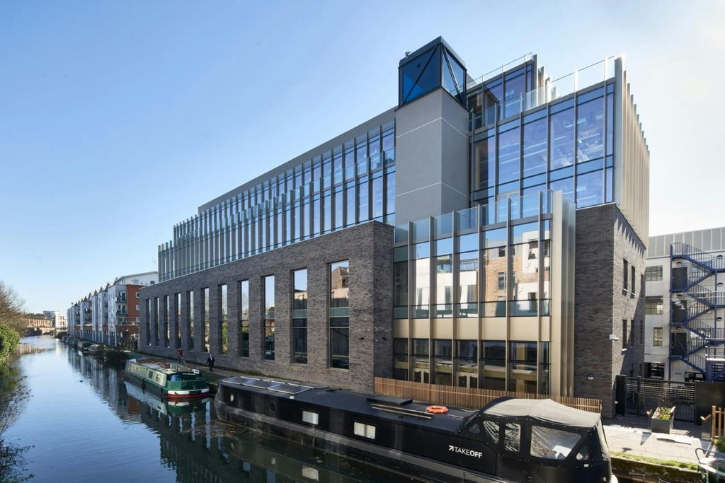 Property photo 1 of 11 Gramophone_20220227_03 Large.Jpg