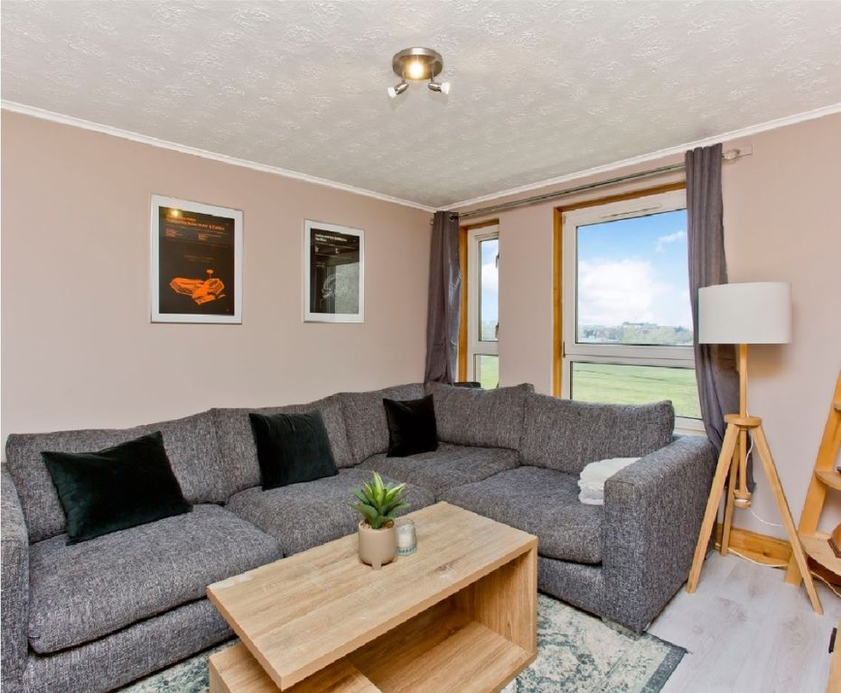 Property photo 2 of 5